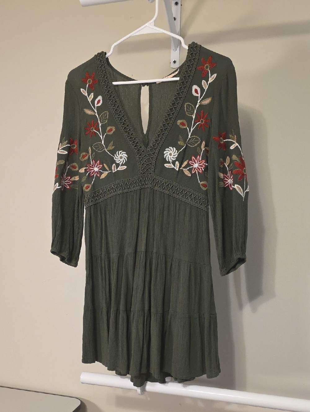 Mi Ami Summer Olive Boho Mini. Size Small